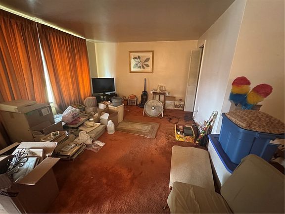 3rd image of 1833 Greentree Rd