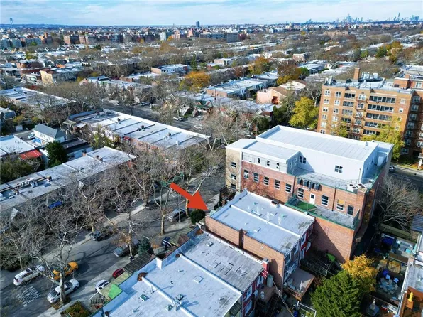 2415 East 27th Street image 34 of 37