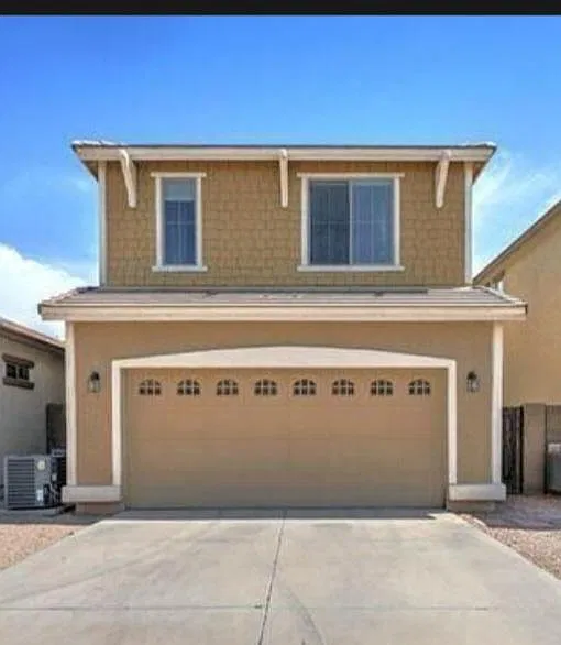 4 bed, 2.5 bath, 2147 sqft, $2,795 — Photo 2