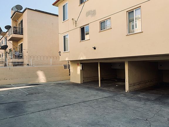 4th image of 434 S Catalina St #0