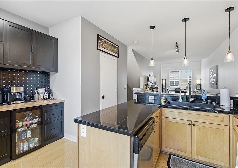 1st image of 4565 Madison Ave