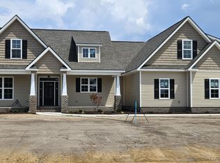 145 Eagle Point Ln, Clinton, NC 28328