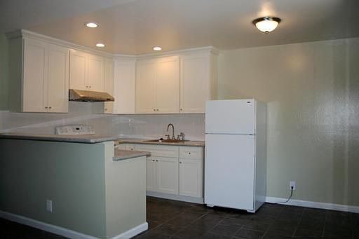 3rd image of 1516 S Claremont St APT D