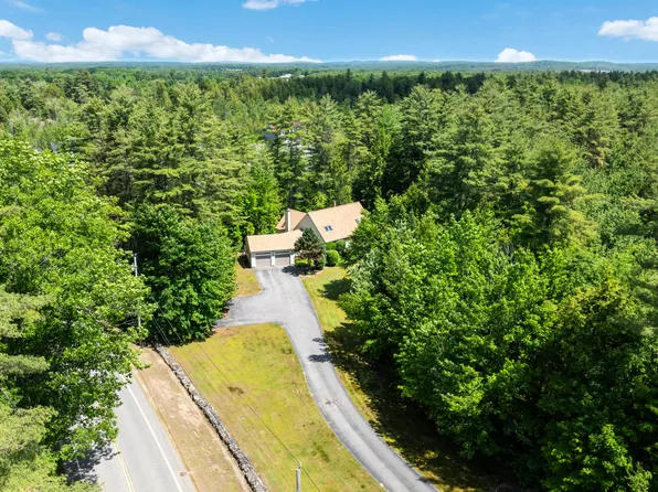 8 Paradise Way, Gorham, ME 04038