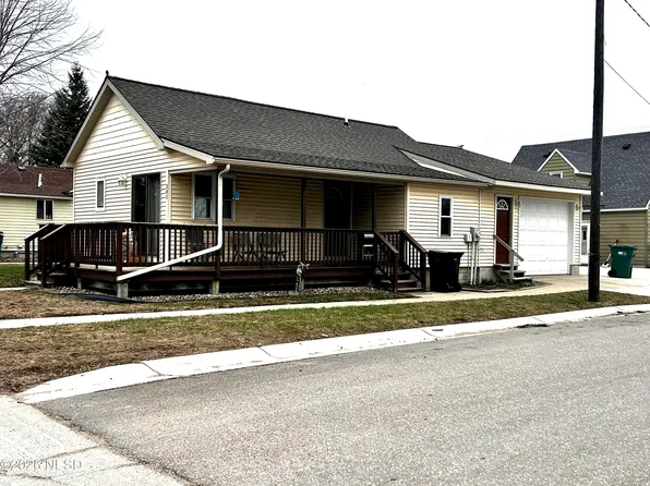 301 W 5th Ave, Milbank, SD 57252