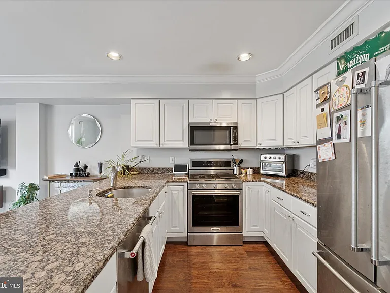 212 S 24th St #24-2416B — Photo 5
