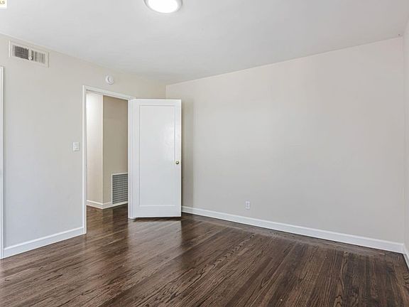 5th image of 2948 Bona St #2
