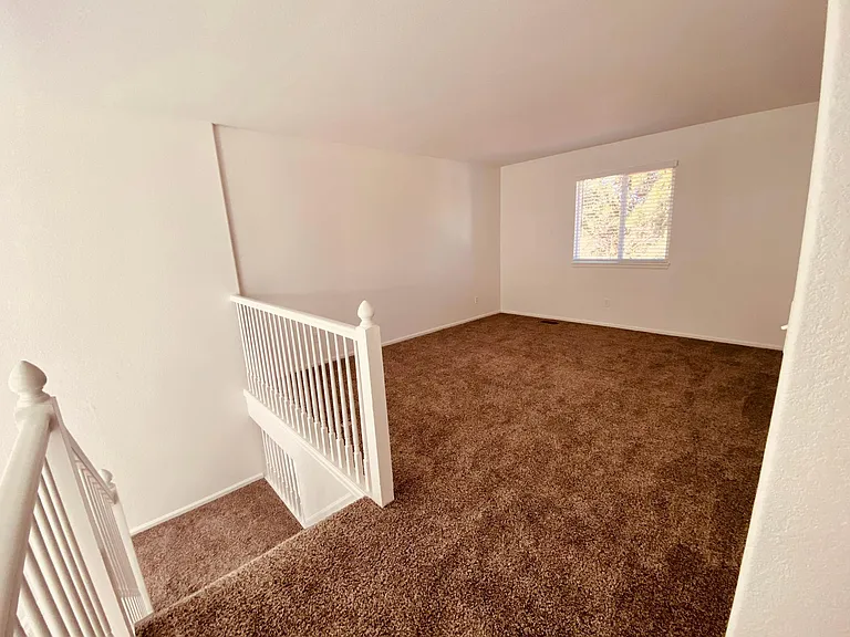 352 Simmons St — Photo 28