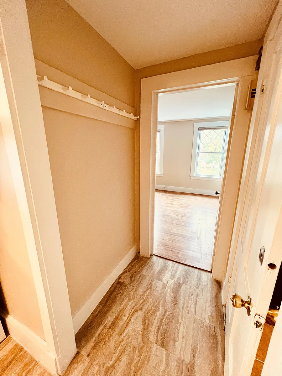 Building Photo - 7 Cherry St #2