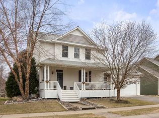 11689 E Laketowne Dr, Albertville, MN 55301