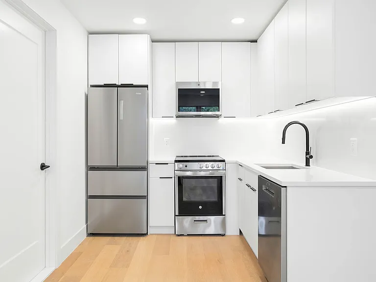 42 Pilling St #3 — Photo 2