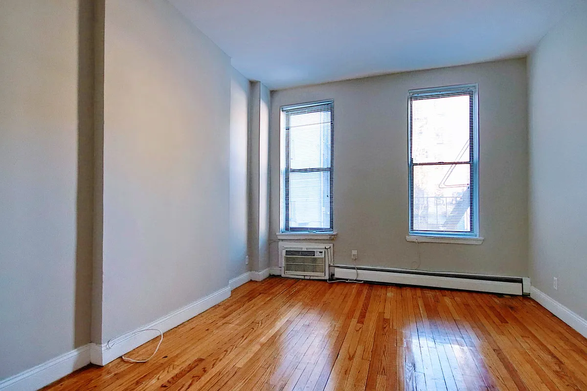 25 Clinton Street 204