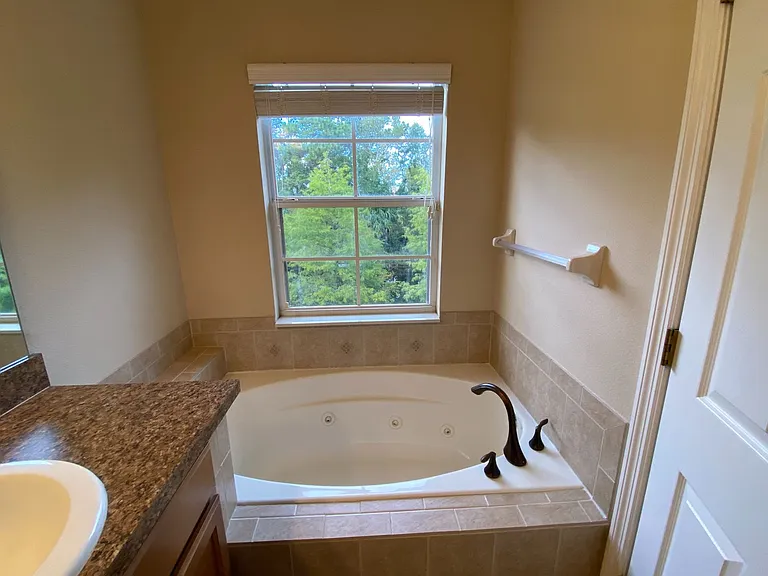 208 Canterbury Bell Dr — Photo 22