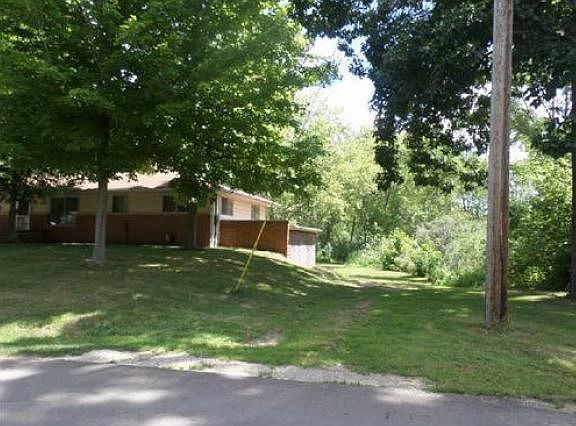 2nd image of 162 Carleton Dr S