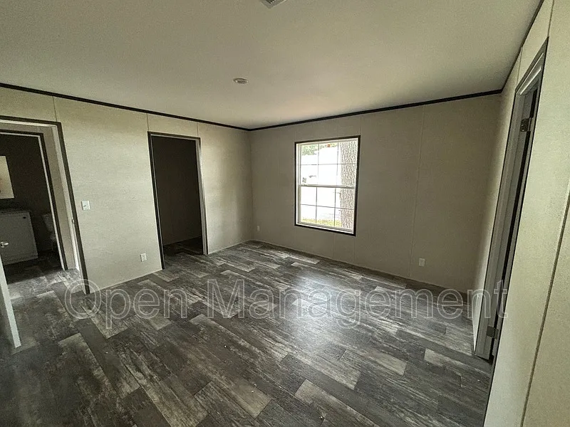 3 bed, 2.0 bath, 1344 sqft, $1,429 — Photo 4