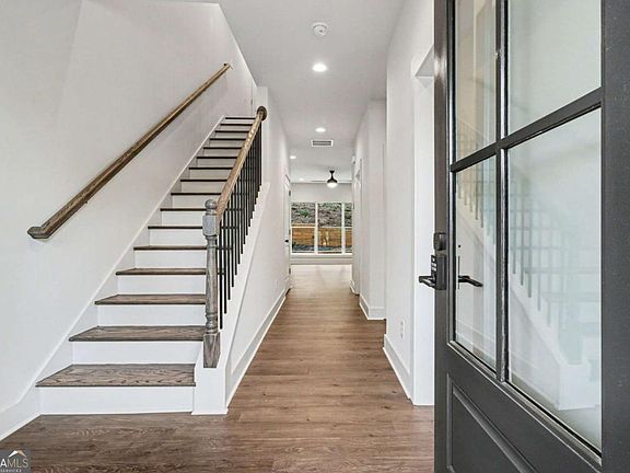 5th image of 2127 Nichols Ln