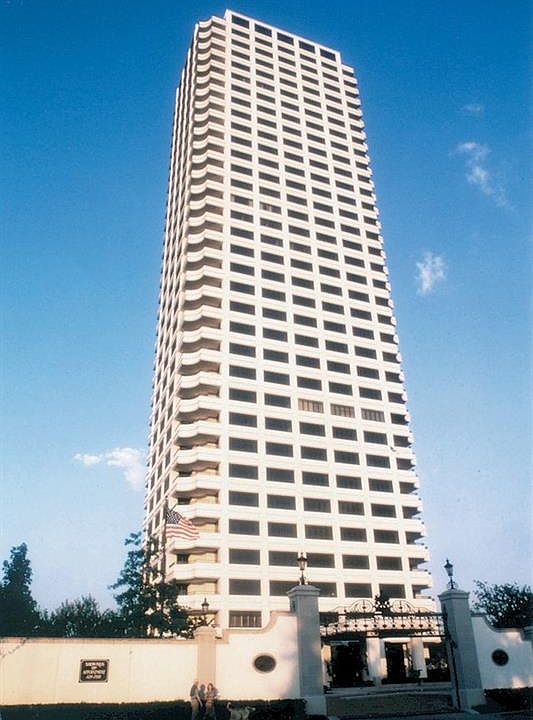 1st image of 2121 Kirby Dr Unit 2NW
