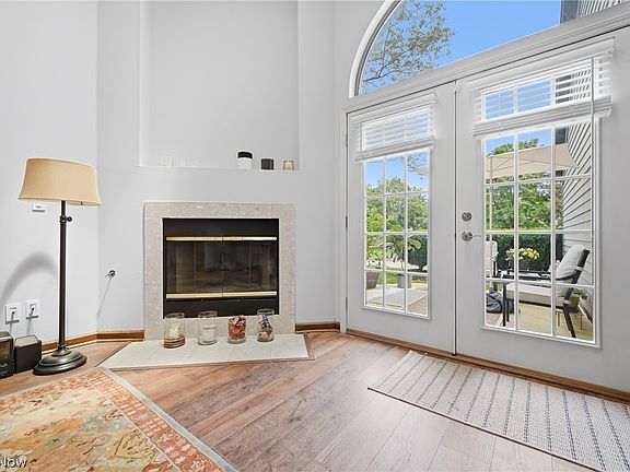 3rd image of 347 N Bayshore Dr #1