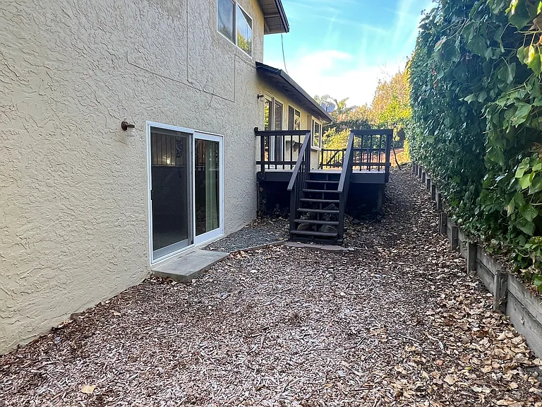 233 Calvin Pl — Photo 41