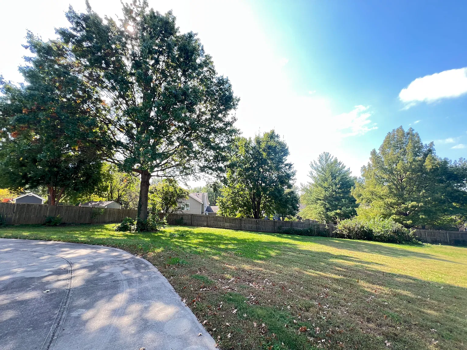 5 bed, 2276 sqft, $2,875 — Photo 2