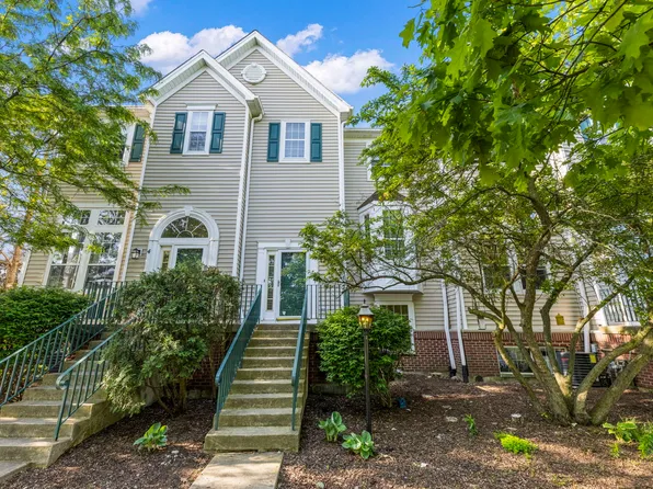 2440 Courtyard Cir Unit 3, Aurora, IL 60506