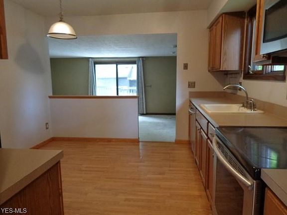 5th image of 16734 Falmouth Dr