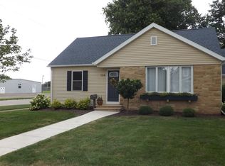 724 4th St NE, Waseca, MN 56093