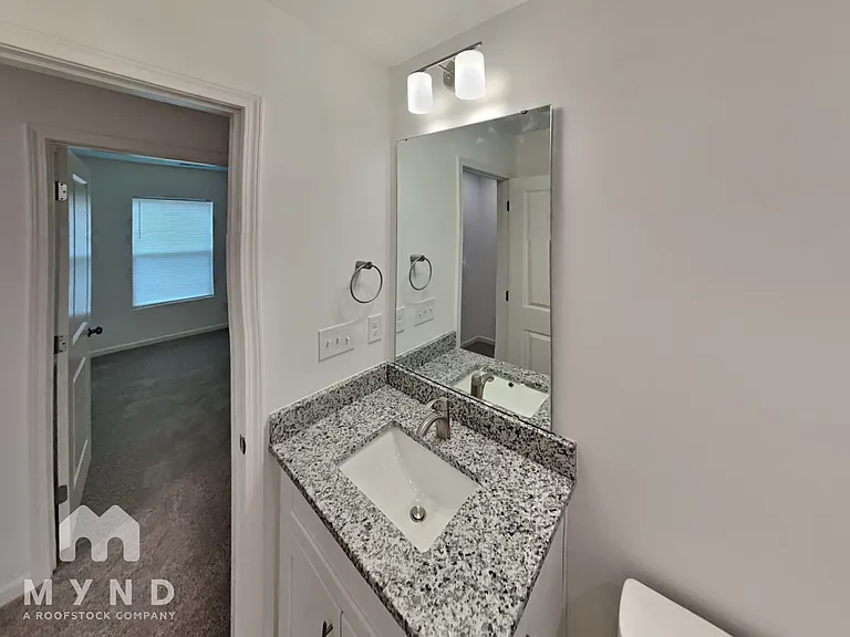 702 W Virginia Ave — Photo 17