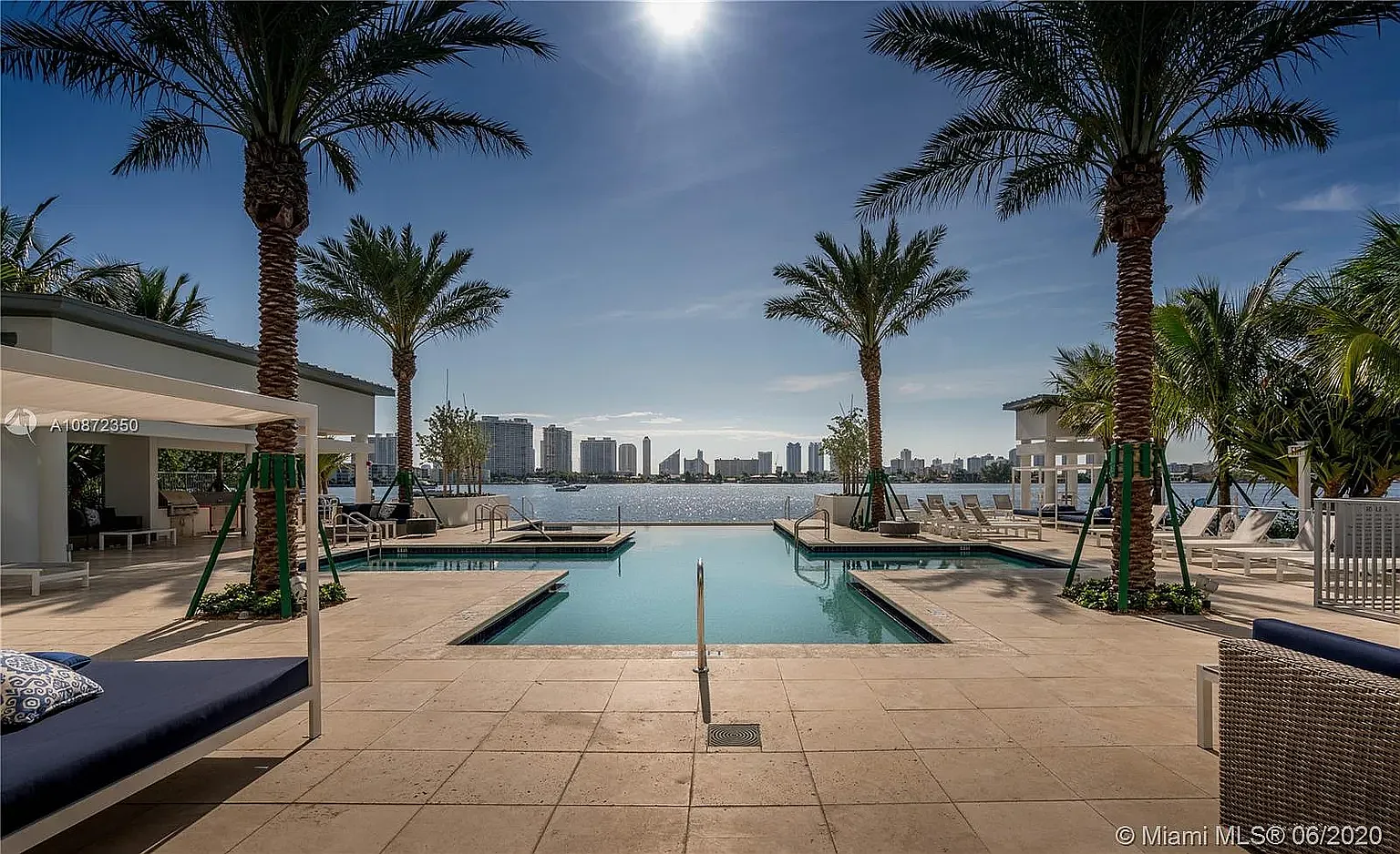 2 bed, 2.5 bath, 1962 sqft, $6,200 — Photo 1