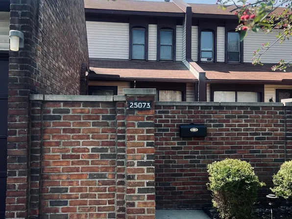 25073 Champlaign Dr, Southfield, MI 48034