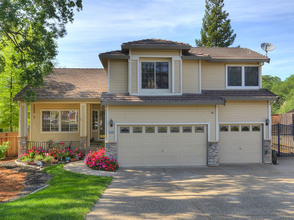 1st image of 1352 Palmerston Loop