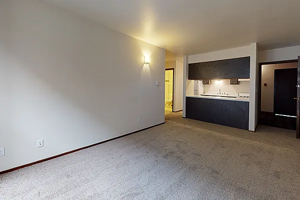 2495 N. Oakland Ave — Photo 15