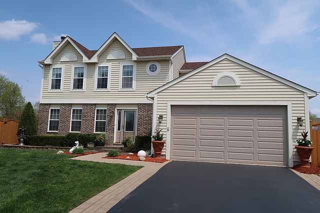 1st image of 1014 E Millstone Cir
