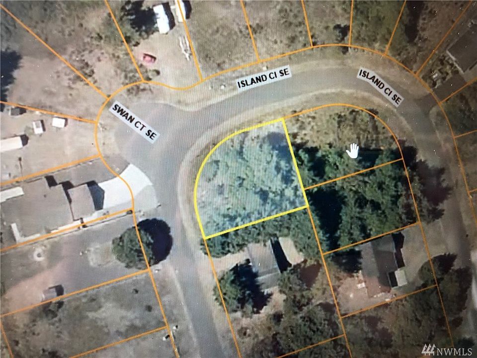 1st image of 728 Island Cir SE
