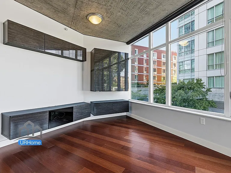 1926 W Burnside St #202 — Photo 14