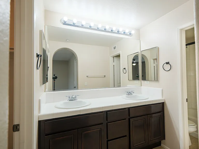 415 Almond Rd — Photo 14