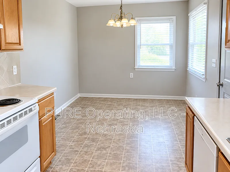 2 bed, 1.0 bath, 1000 sqft, $1,300 — Photo 4