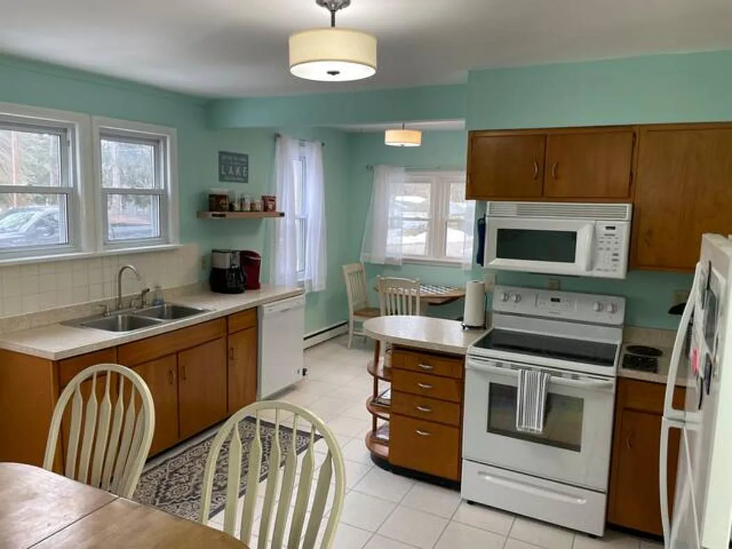 4862 Michigan Ave — Photo 4