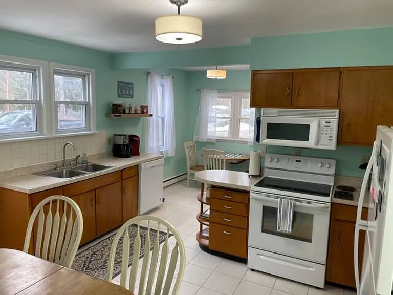 4862 Michigan Ave — Photo 4