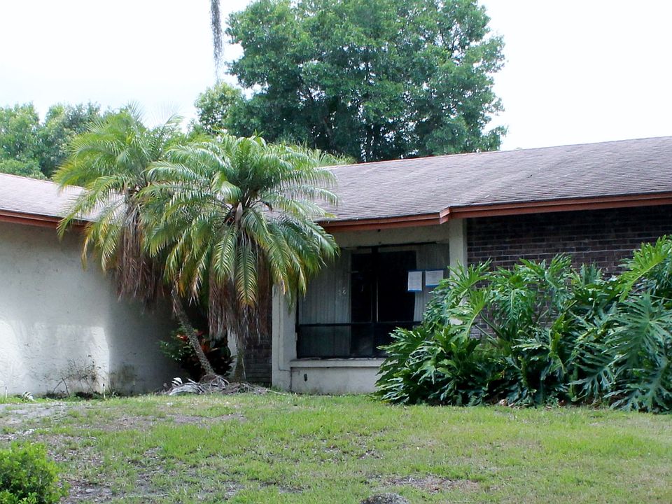 1st image of 1317 Corner Oaks Dr