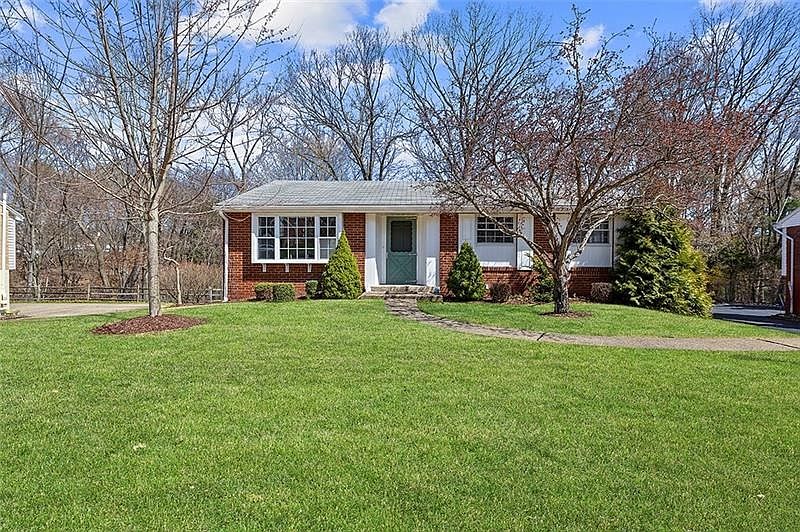 1st image of 617 Stoneridge Dr