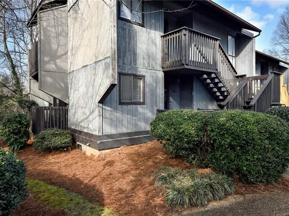 113 Cedar Cove Ln, Winston Salem, NC 27104