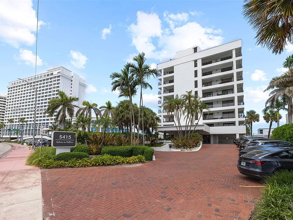 5415 Collins Ave #202