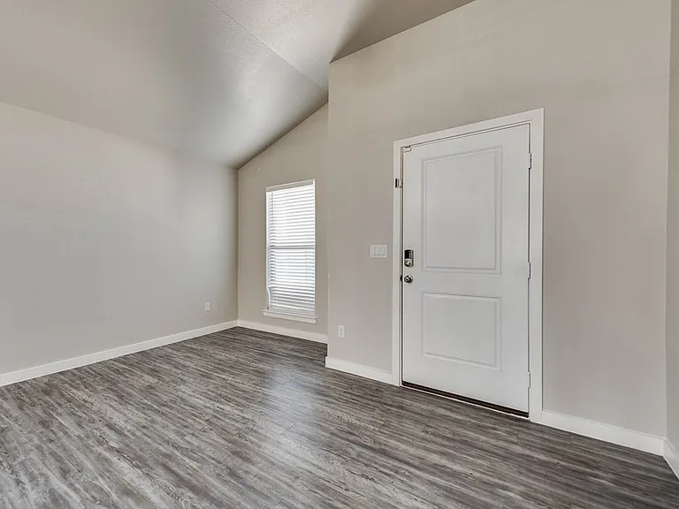 6714 Lonesome Dove Ln — Photo 4