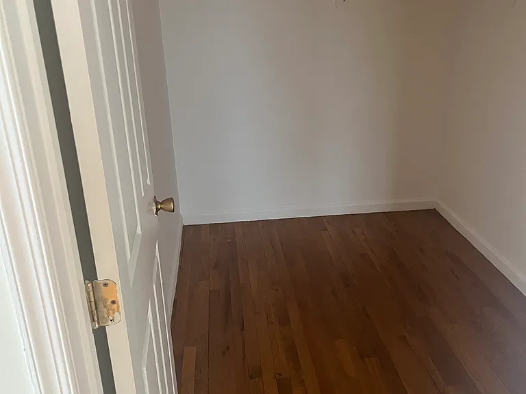112 Hillyer St — Photo 17