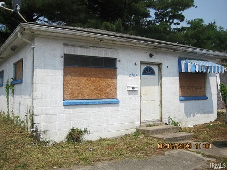 2nd image of 1133 E 27th St