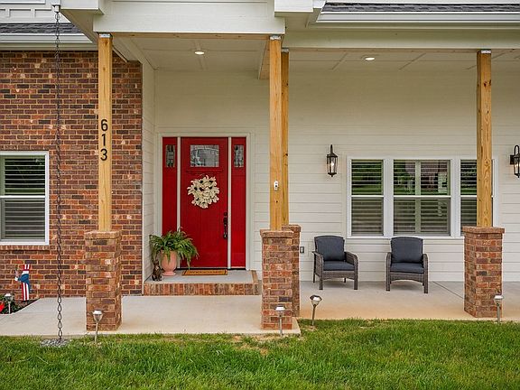 2nd image of 613 Blue Water Dr