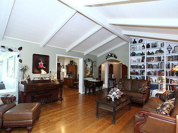 4th image of 1176 Lone Pine Ln