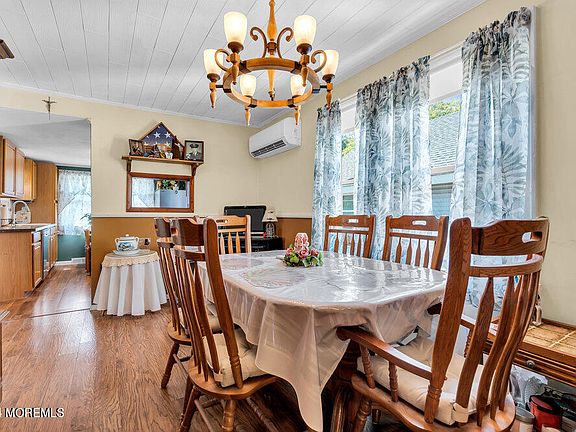 4th image of 804 Parkside Avenue