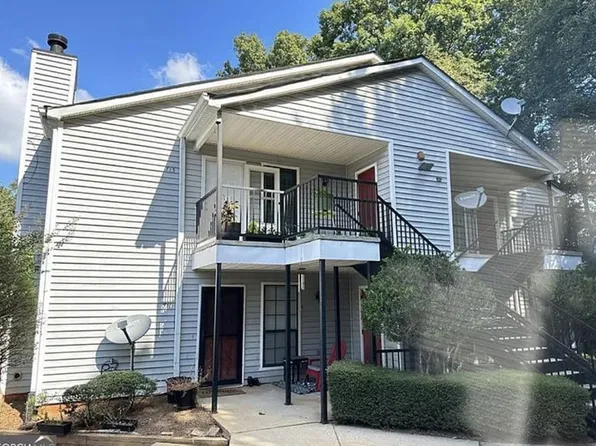 715 Windchase Ln, Stone Mountain, GA 30083